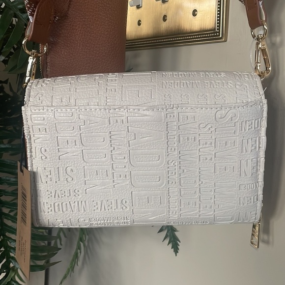 Brand New Steve Madden BLaurie Bone Cognac Logo Embossed Crossbody Wallet Purse - Picture 11 of 16